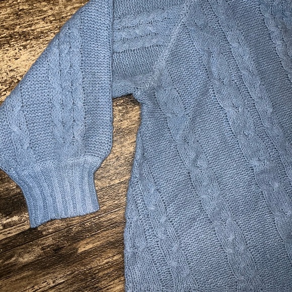 OFF the Shoulder Knit Sweater | BIBI Size LG - Picture 2 of 7